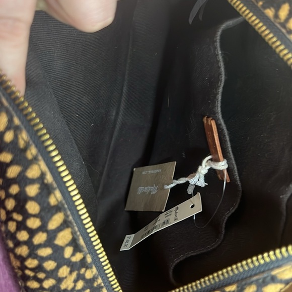 NWT Madewell The Large Transport Camera Bag: Dotted Genuine Calf Hair Edition - Picture 8 of 9